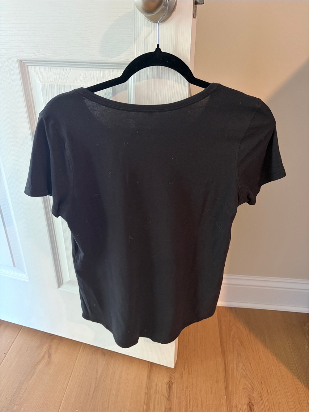Lululemon Women’s Black Short-Sleeve Scoop Neck Top - Picture 4 of 4